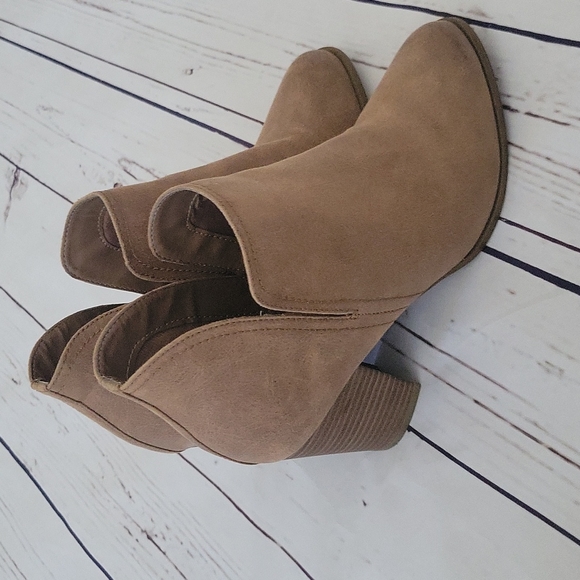 Booties - Picture 6 of 7